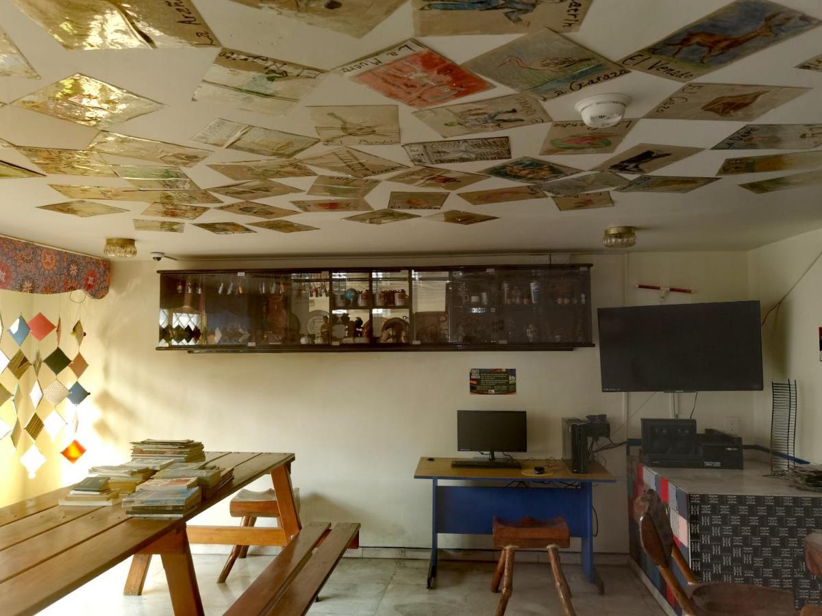 The Roof Backpackers Hotel Guadalajara Kültér fotó