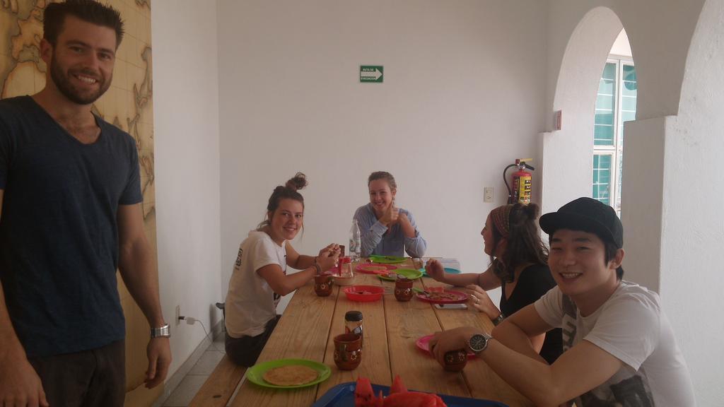 The Roof Backpackers Hotel Guadalajara Szoba fotó